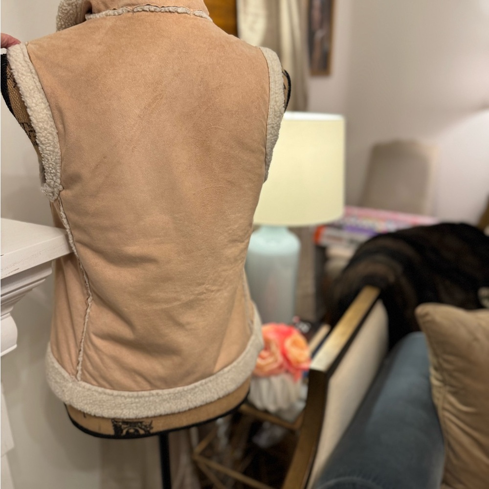 🤎🤍 Lululemon Beige Sherpa Jacket! Size S/P - Picture 10 of 11